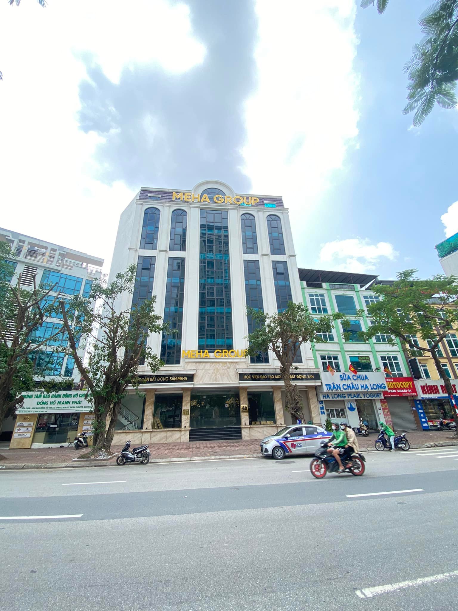 TOÀ NHÀ VĂN PHÒNG 9 TẦNG MẶT TIỀN 18M MẶT PHỐ MỄ TRÌ 170m2 - 75 tỷ - 3 MẶT THOÁNG