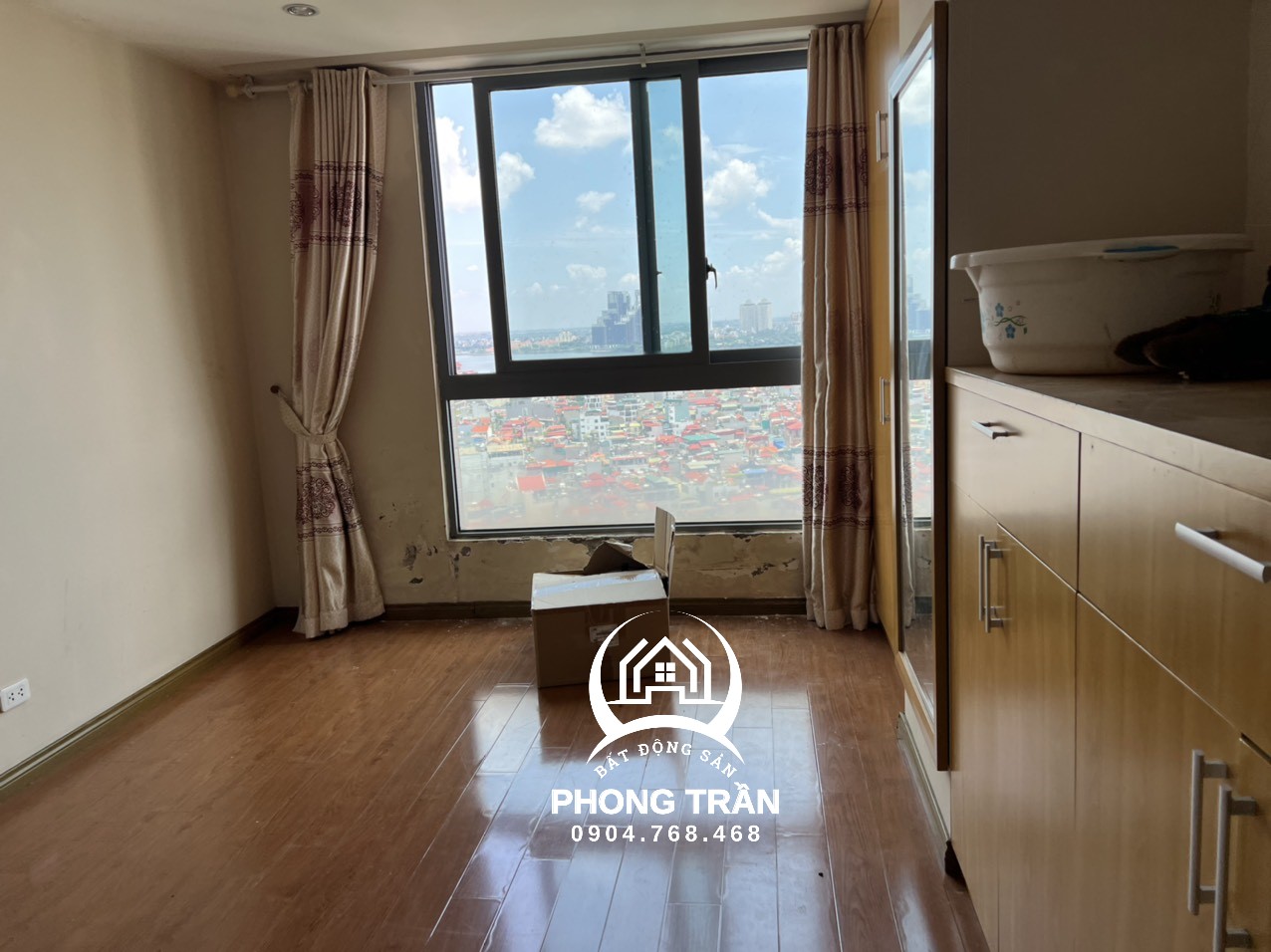 Bán căn hộ chung cư 671 Hoàng Hoa Thám, Ba Đình 112m2, 3N2VS. view Hồ Tây, Giá chỉ: 4,8 tỷ