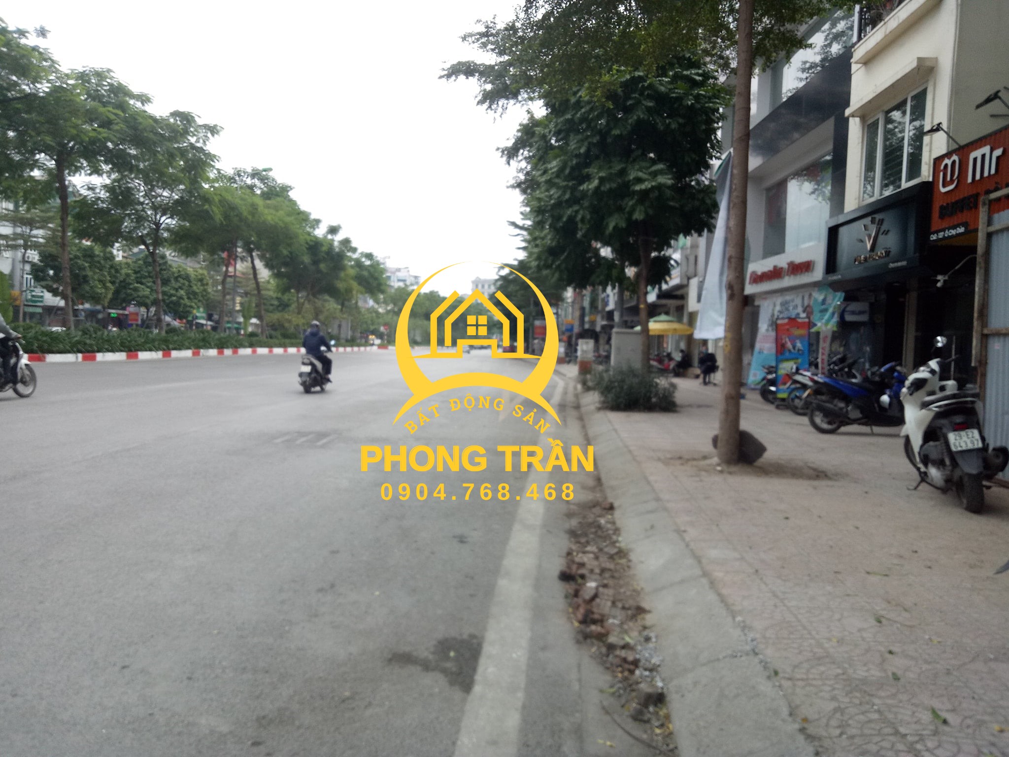 Bán nhà mặt phố Ô Chợ Dừa, Đống Đa 180m2, Dòng tiền 150tr/tháng, Giá chỉ: 120 tỷ