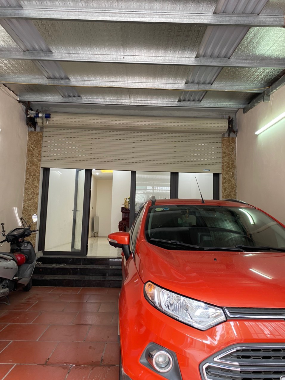 Chính chủ cần tiền bán gấp căn nhà 3.5 tầng tự xây dựng tọa trên mặt ngõ 95 Vũ Xuân Thiều