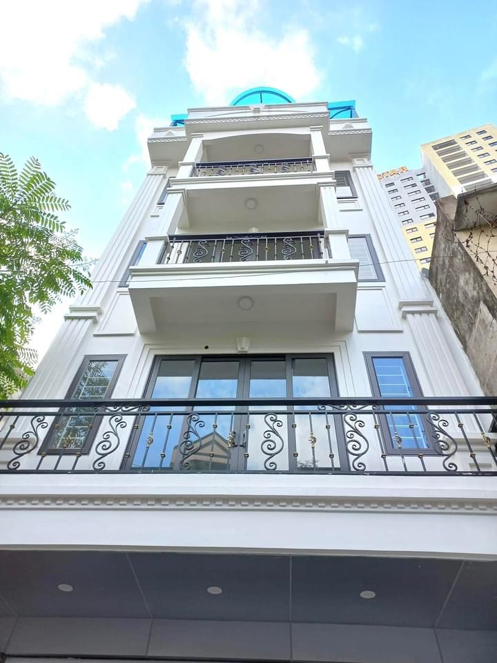 Bán nhà Phố Hạ Yên Quyết - Trung Kính, 60M - 5 Tầng, Phân lô, Vỉa hè, 2 ô tô tránh_Giá 18,5 TỶ.