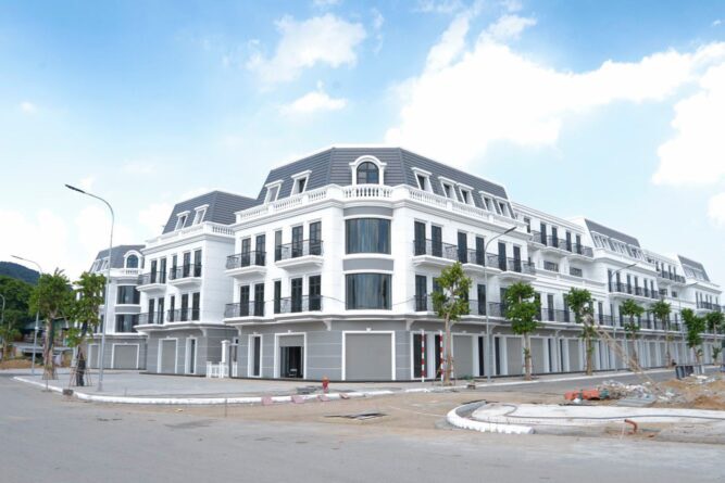 Chính chủ bán nhà phố thương mại Vincom Shophouse Thái Hoà Nghệ An 75m2