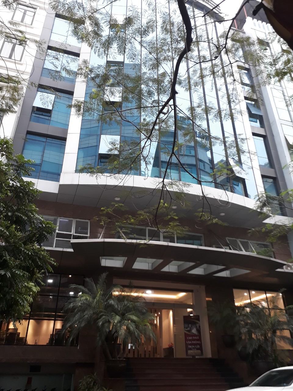BÁN TÒA NHÀ VĂN PHÒNG 9 TẦNG MẶT PHỐ MỄ TRÌ ĐỐI DIỆN BIG C SÀN 170M 79 TỶ