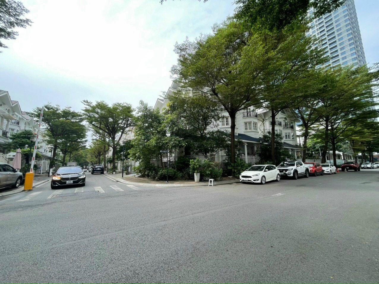 Bán đất biệt thự Thảo Điền Quận Quận2 khu compoud Diện tích 10x2x0 chỉ 47tỷ đường 12mét