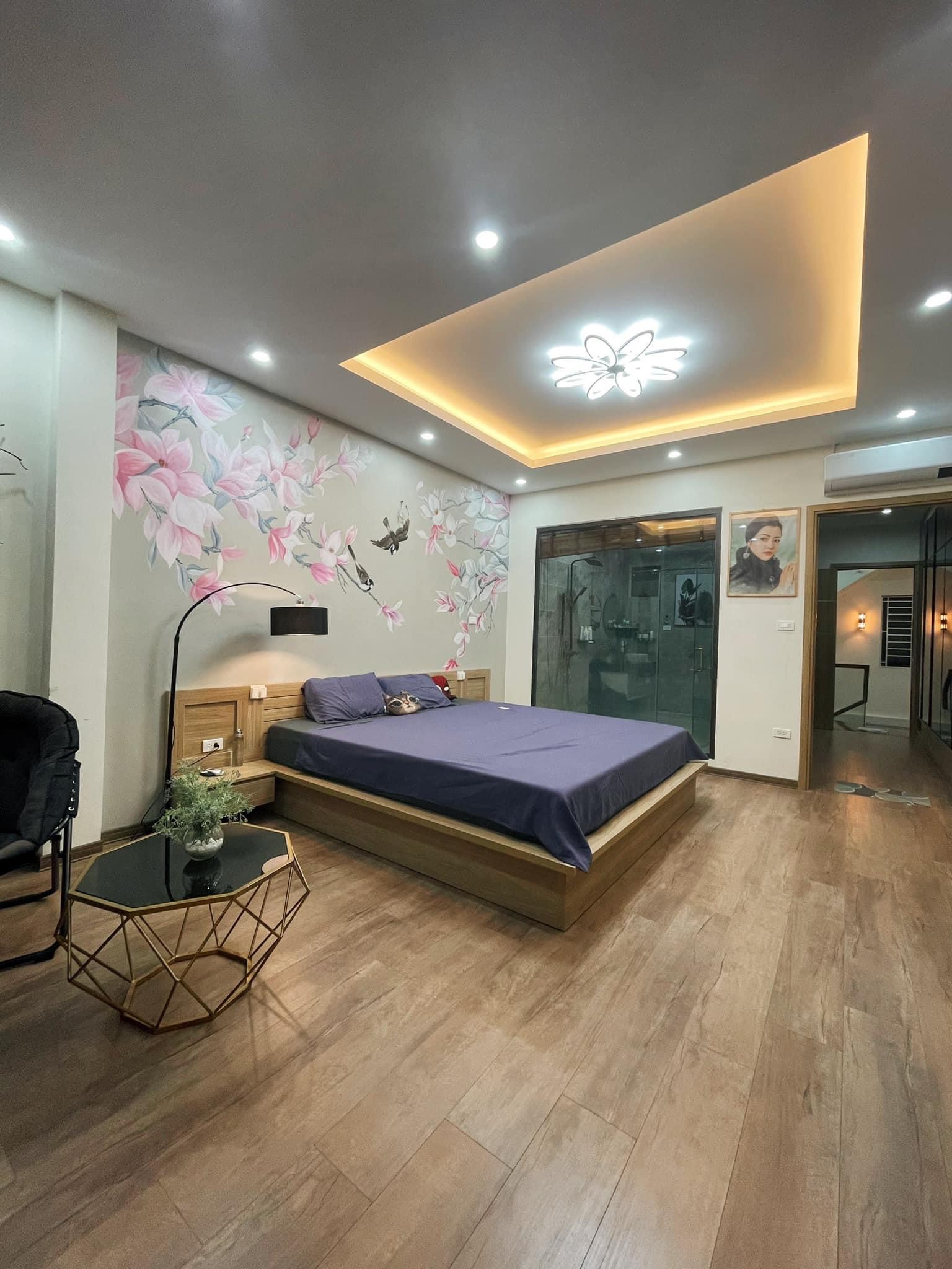 Bán nhà mặt phố Nguyễn Chí Thanh quận Đống Đa, nhà 5 tầng diện tích 45m2, nhà đẹp ở luôn, hàng xóm Aeon, giá 5.2 tỷ.