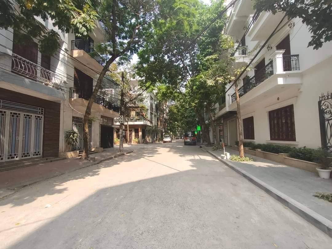 Bán nhà Võ Chí Công, Xuân La, Lô Góc , 60m2, mặt tiền 4,5m , 5 tỷ