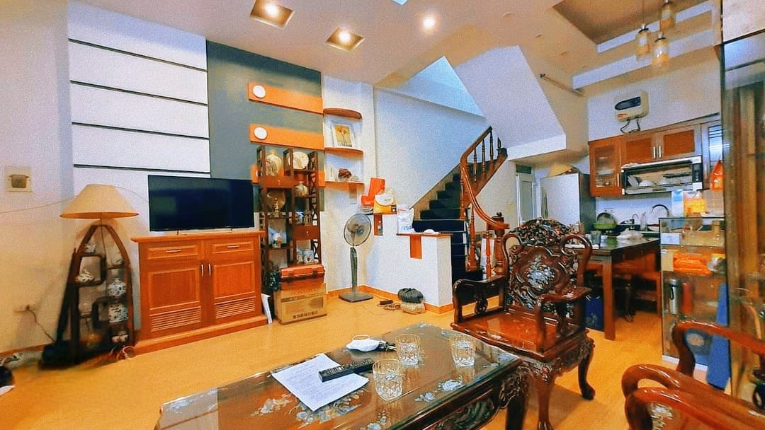 Bán Nhà Siêu Phẩm Cực Hiếm Xã Đàn DT 50m2 x 4 tầng, mt 5m2 giá 6.35 tỷ