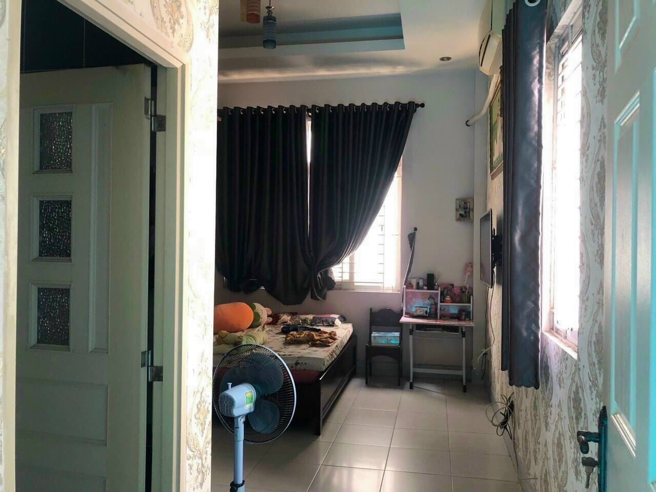 Nhà đẹp hẻm 4m, Huỳnh Văn Bánh, 4 x 14m, 3 lầu, 4PN, Phú Nhuận