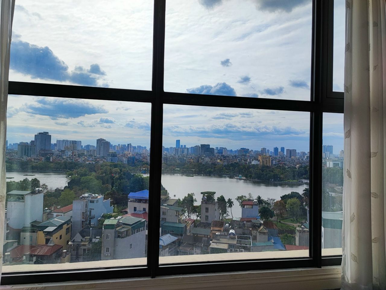 Cho thuê căn hộ toà nhà HDI Tower Lê Đại Hành, 3 ngủ, 2 wc, view hồ, nhà mới nhận ngay, 28 triệu.