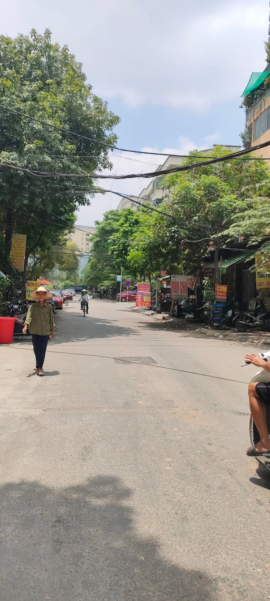 Bán nhà 397/xx Phạm Văn Đồng, DT99m2, 5T ,mặt 4.7m, giá 17.5 tỷ, Q. Bắc Từ Liêm, HN, liên hệ A Quang 0985812475