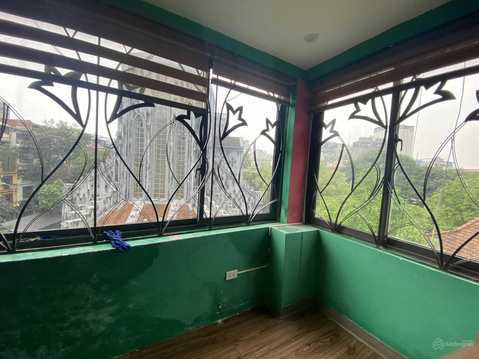 Mặt phố Ấu Triệu, mt 4m, 80m2 x 5 tầng 60 triệu/tháng