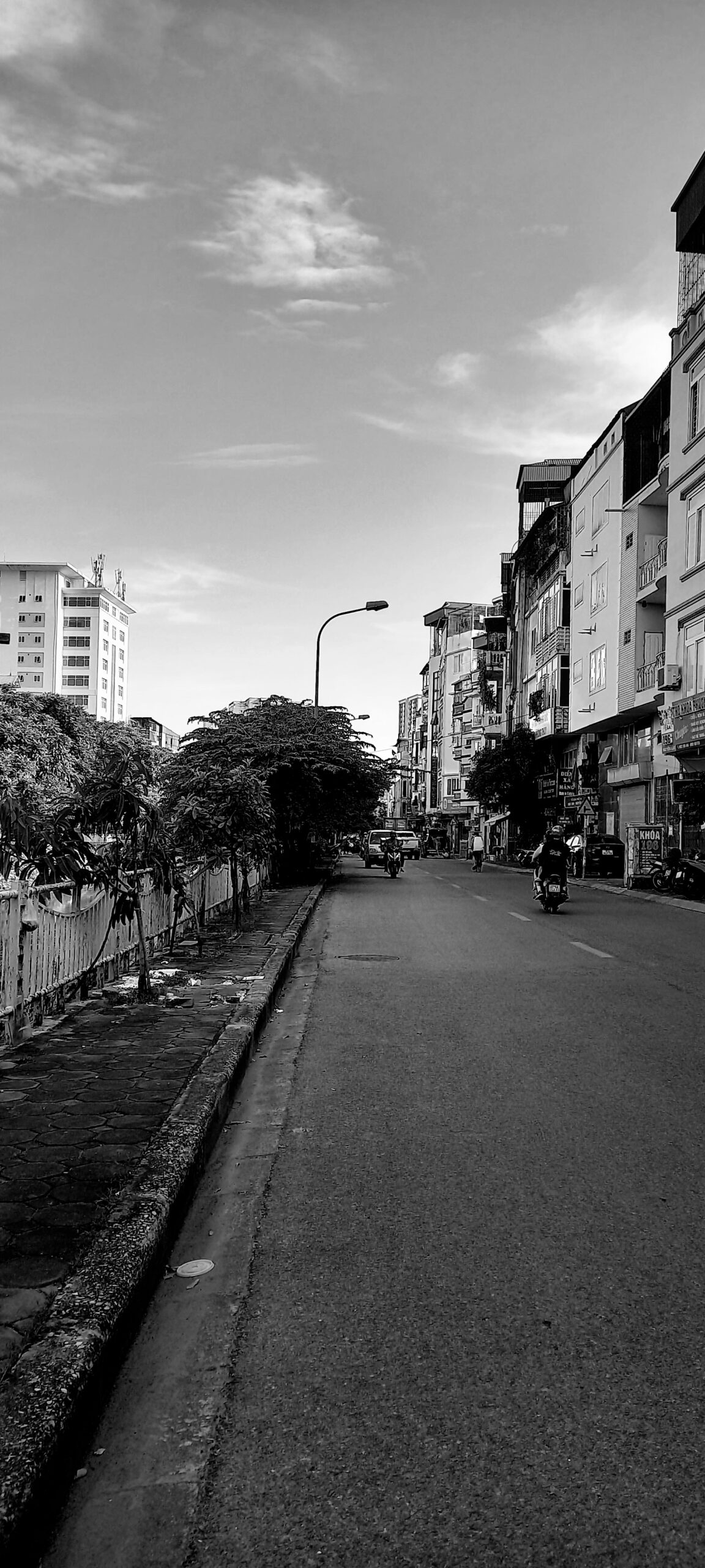 MẶT PHỐ LÔ GÓC, VỈA HÈ RỘNG 61 m2, Mặt tiền 5.2 m NGUYỄN LÂN THANH XUÂN.