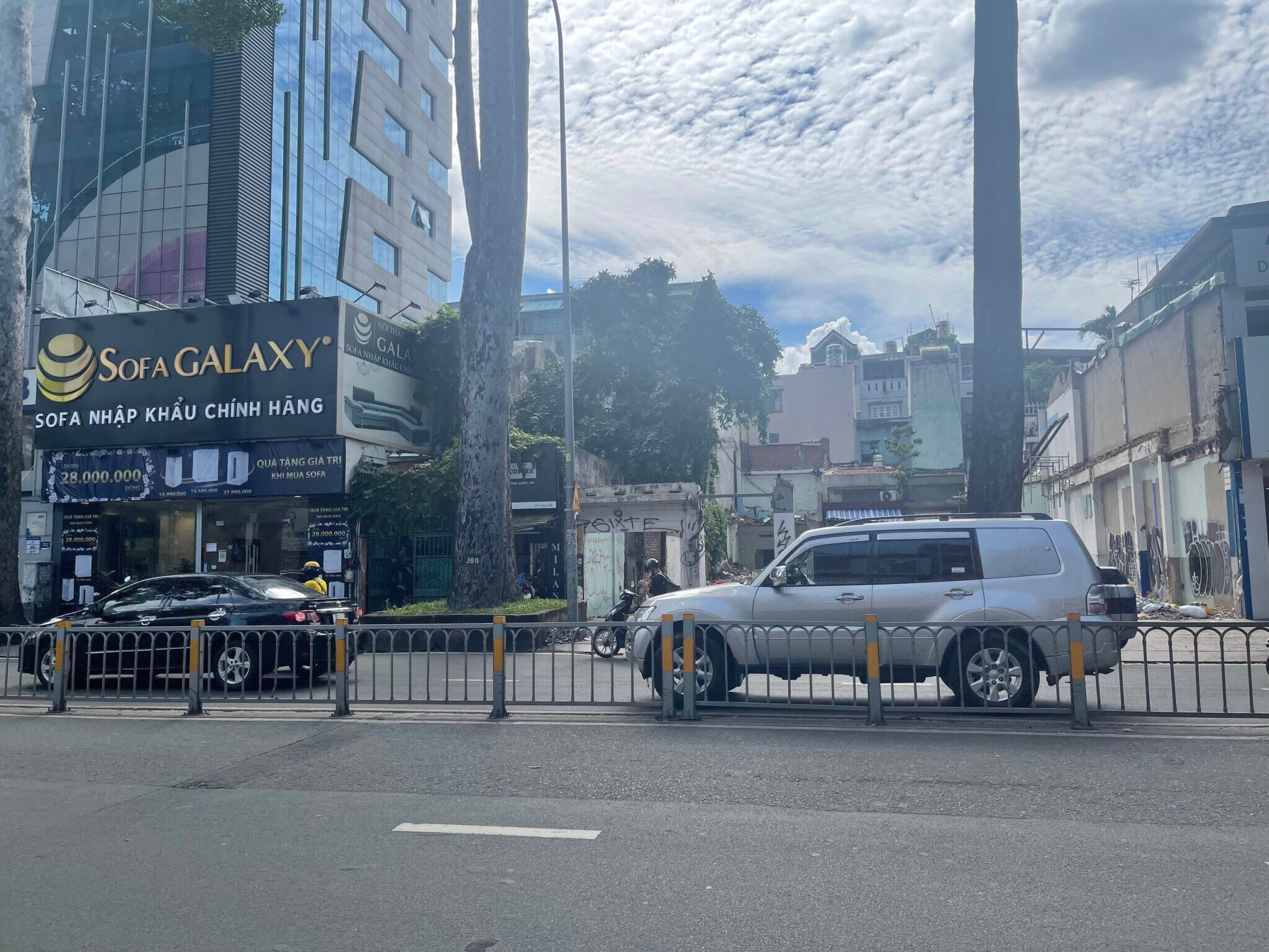 Bán đất xây cao tầng Quận 3 đường Nguyễn Thị Minh Khai 600triệu/m2 DT 9x19 XD 10 tầng