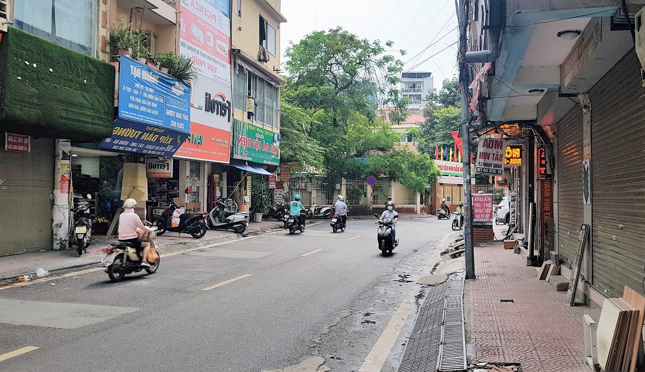 Bán gấp nhà phố Vũ Thạnh, Đống Đa. Vỉa hè, Ô tô, KD. 100m2 x 4T. Giá 19 tỷ