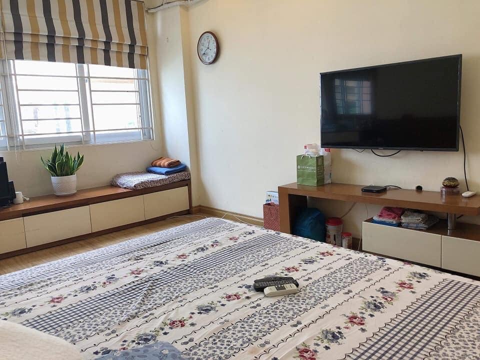 Nhà đẹp Lạc Long Quân, Tây Hồ 46m2, 4T, MT 3,8m giá 4,8 tỷ gần ô tô