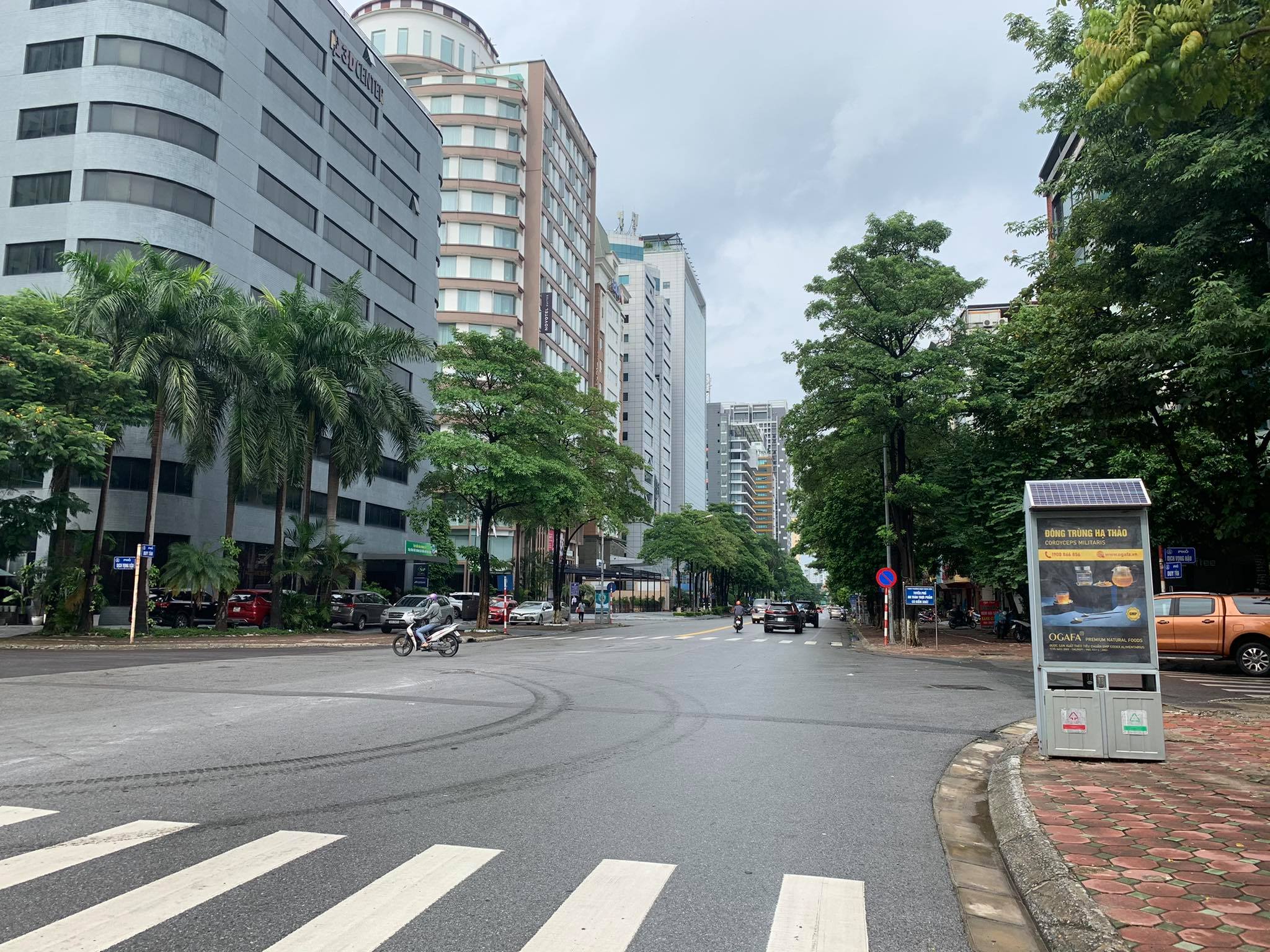 Bán nhà phố Duy Tân, Cầu Giấy, lô góc, mặt tiền khủng, kinh doanh đỉnh, DT 120m, mt 12m, giá 48.5 tỷ.