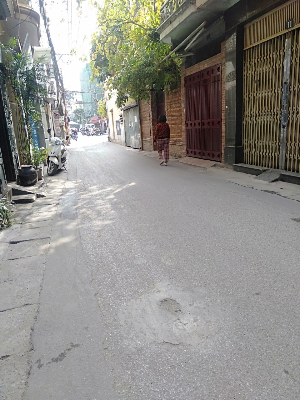 Gấp Bán Nhà Lạc Long Quân, Ô Tô Vào nhà,Ngõ Thông,KD Tiện 5 Tầng Chỉ 7 Tỷ 5