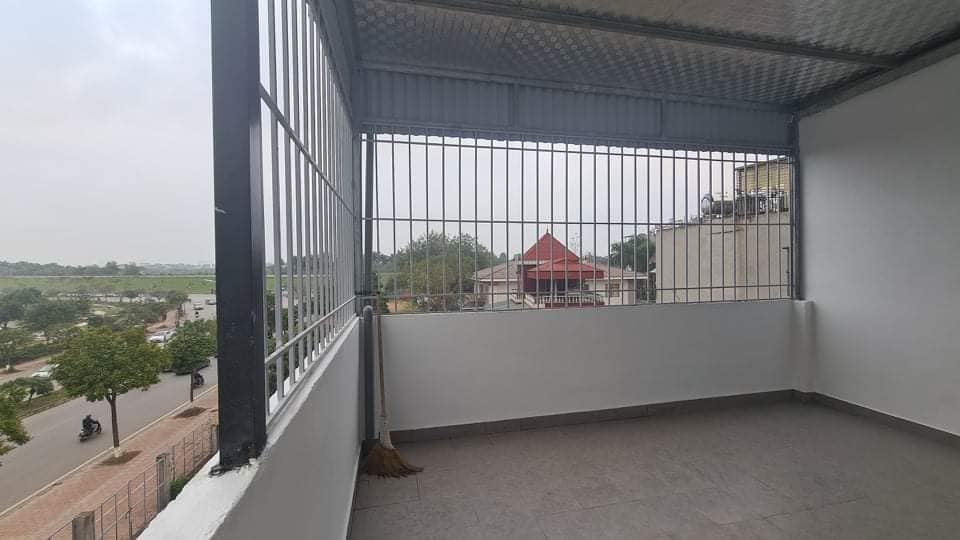 Hồng Tiến, chân Cầu Trần Hưng Đạo, Nhà 4T x 47m Mt rộng