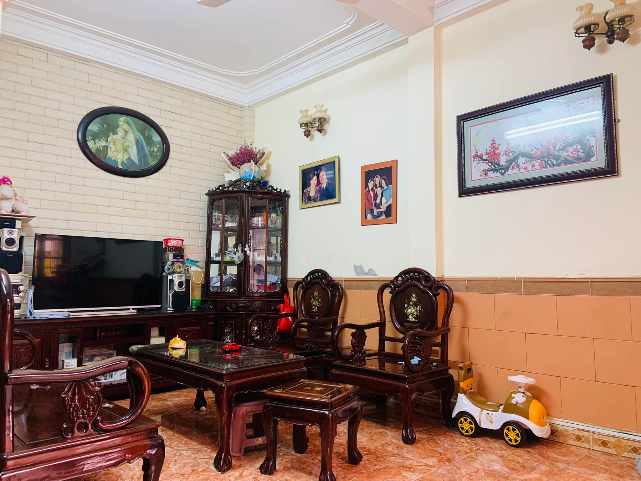 Siêu hót. Với 5,35tỷ có ngay nhà phố Kim Mã, Ba Đình. DT 51m2. Cách phố 80m.