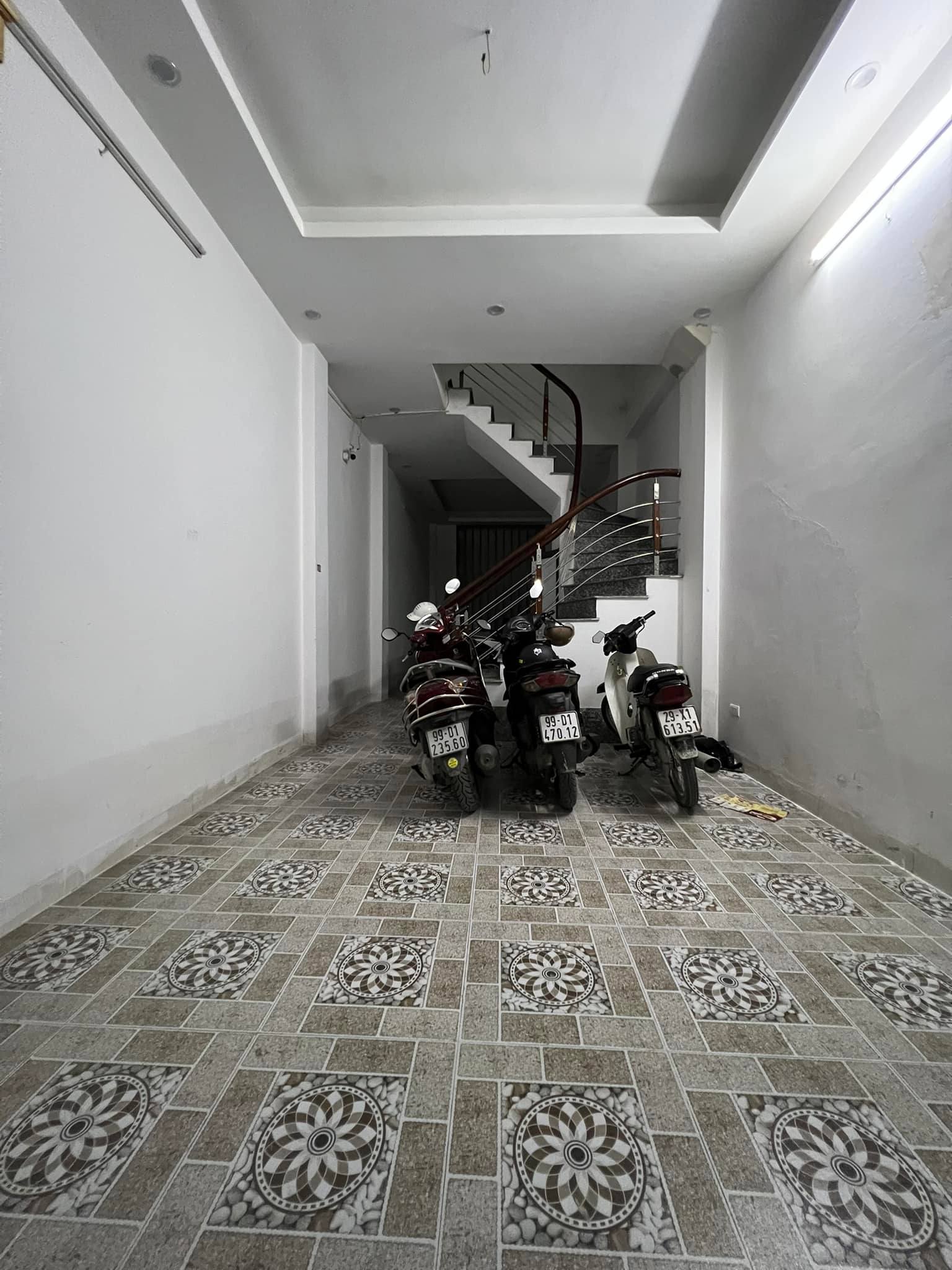 Bán nhà tại Lê Thanh Nghị , Hai Bà Trưng , Hà Nội 46m2 , 6tầng , giá 6.6tỷ