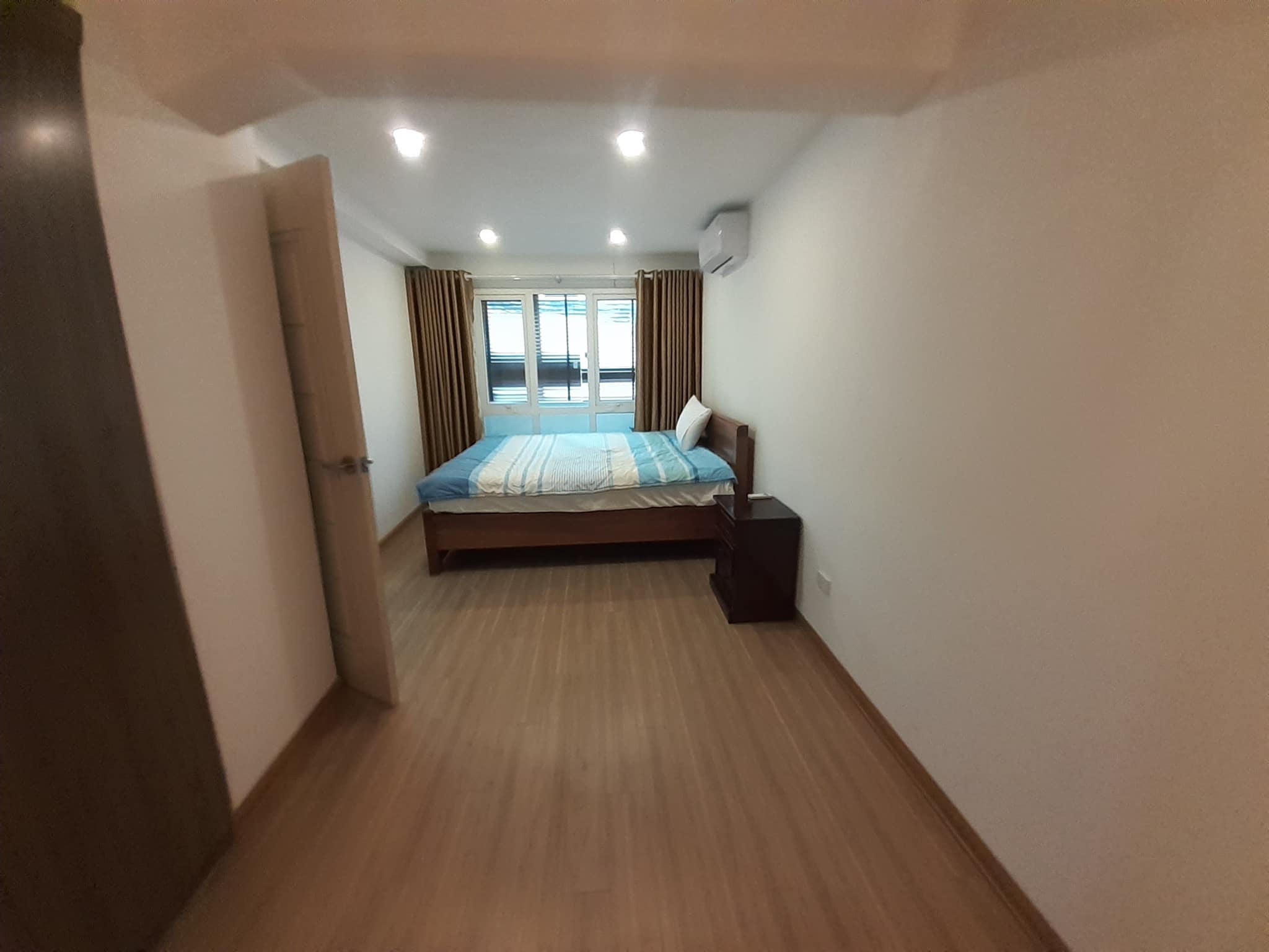 Tòa Apartment Xuân Diệu, 50m2, 5 tầng, Mặt tiền 5m chỉ 8 tỷ, ngõ nông