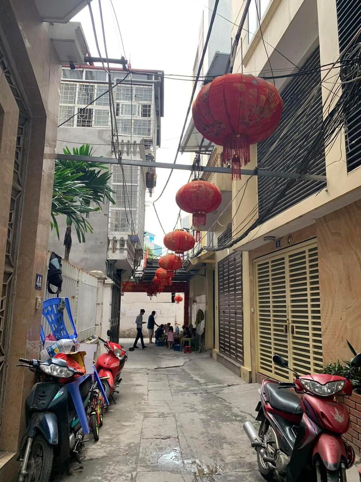 BÁN ĐẤT TẶNG NHÀ 3 TẦNG NGUYỄN KHANG DT 54M- MT 4.8M- LÔ GÓC - GẦN PHỐ NGÕ THOÁNG- GIÁ 5.8 TỶ