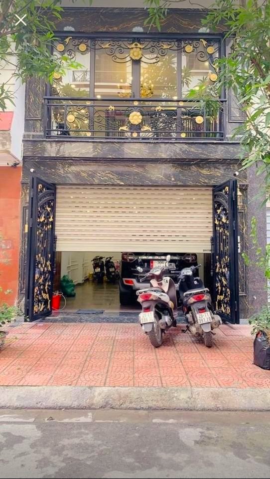 PHÂN LÔ 918- LONG BIÊN- VỈA HÈ- Ô TÔ TRÁNH- 6 TẦNG THANG MÁY- Ở HOẶC VĂN PHÒNG.