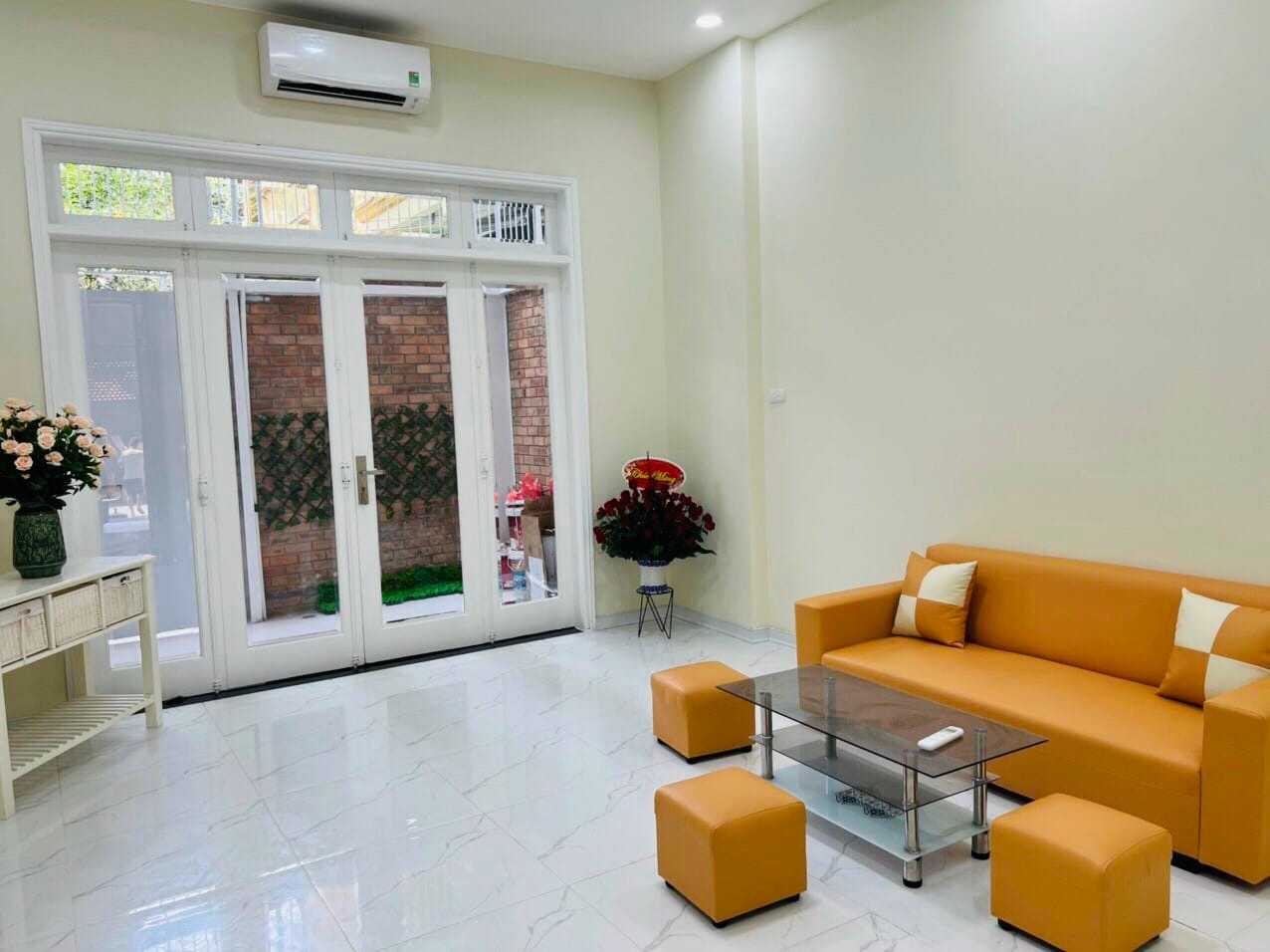 Bán gấp nhà Nguyễn Thị Định 74m2, 2 mặt tiền, nhà mới, giao với Trần Duy Hưng, Hoàng Ngân