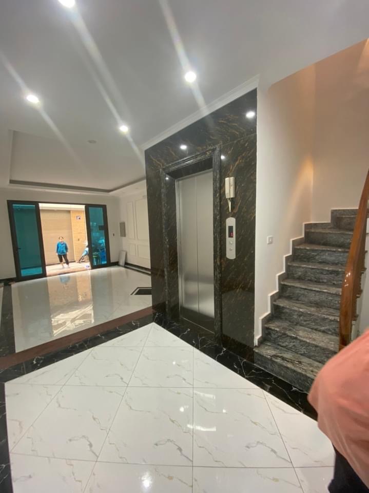 Bán Nhà Mặt Ngõ Kinh Doanh - Phố Hoàng Văn Thái 45m2 x 6T - Gara Ô Tô - MT 4.2m - 8.5 tỷ