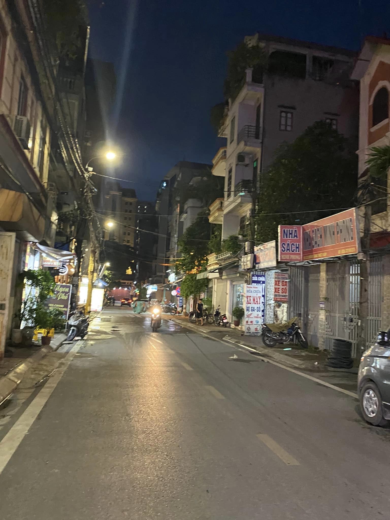 Mặt phố Tăng Thiết Giáp 63m2, vỉa hè ô tô dừng đỗ, kinh doanh đỉnh, xây tòa VP, 15.9 tỷ