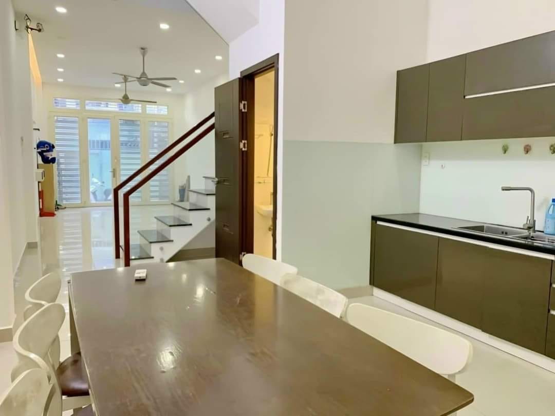 Bán nhà đường lê văn lương Quận 7. Dt: 72m. 8,5 Tỷ