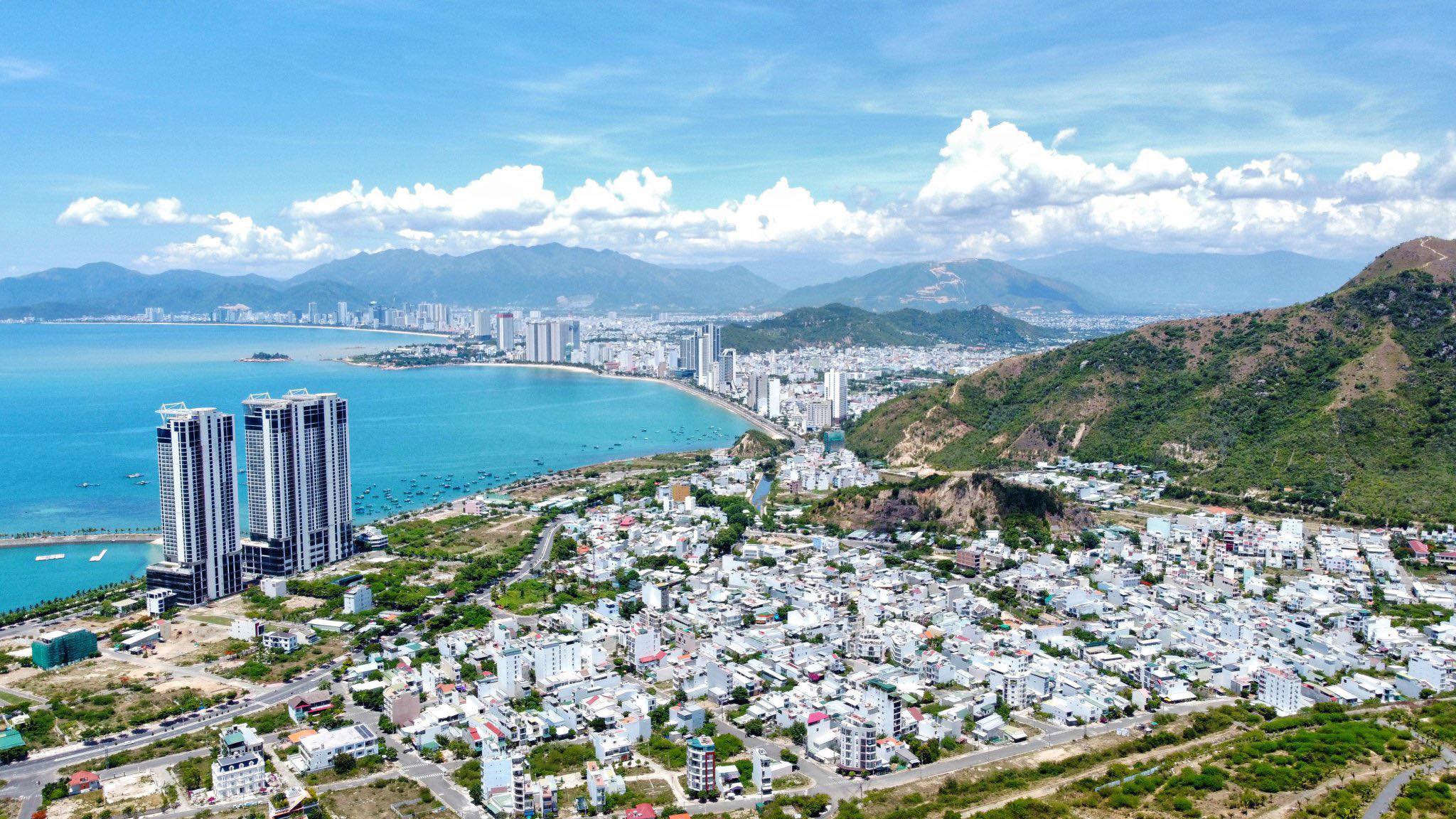 Bán lô đất 2 mặt tiền đường Triệu Quang Phục, Vĩnh hoà, Nha Trang view nhìn ra biển, bến du thuyền Quốc Tế phù hợp xây