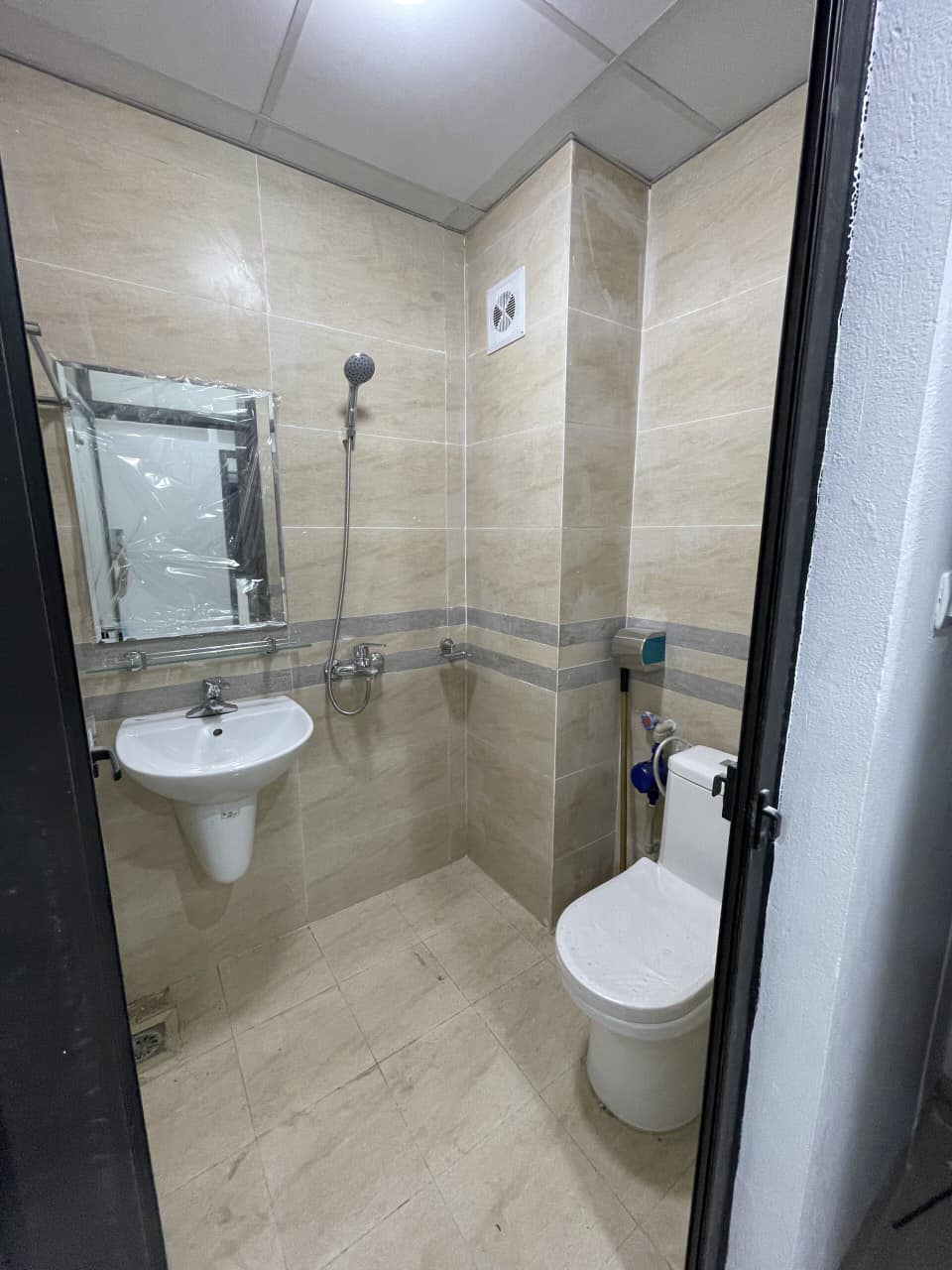 Bán CCMN 7 tầng thang máy 24 phòng doanh thu 120tr/th ngõ 68 Cầu Giấy 21.5 tỷ