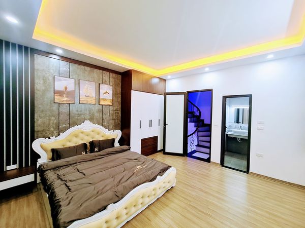 NGÕ 761 GIẢI PHÓNG - NGÕ NÔNG - 36M2 - NHÀ 5 TẦNG - 3.95 TỶ có thương lượng