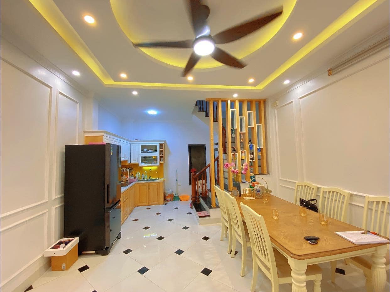 CHỦ TẶNG NỘI THẤT VÀ NHÀ 5 TẦNG ĐƯỜNG GIẢI PHÓNG, DT 40M2x5T, GIÁ 4,85 TỶ