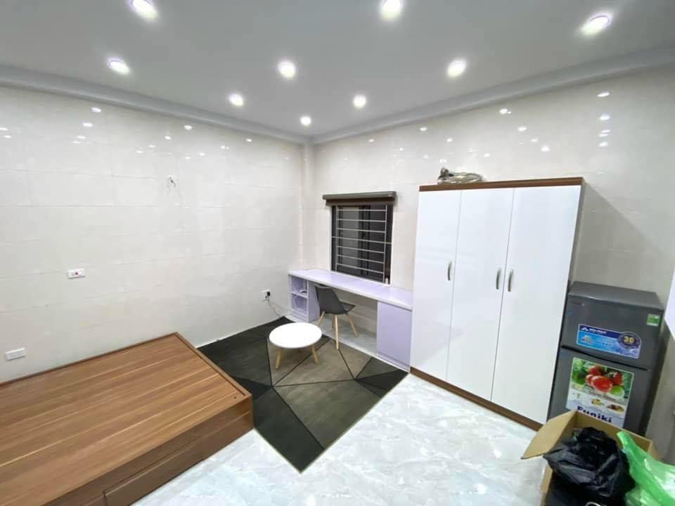 Căn hộ tầng 1 mặt phố khu Quỳnh Mai - Vỉa hè rộng - Ô tô đỗ cửa - Vừa ở vừa kinh doanh -