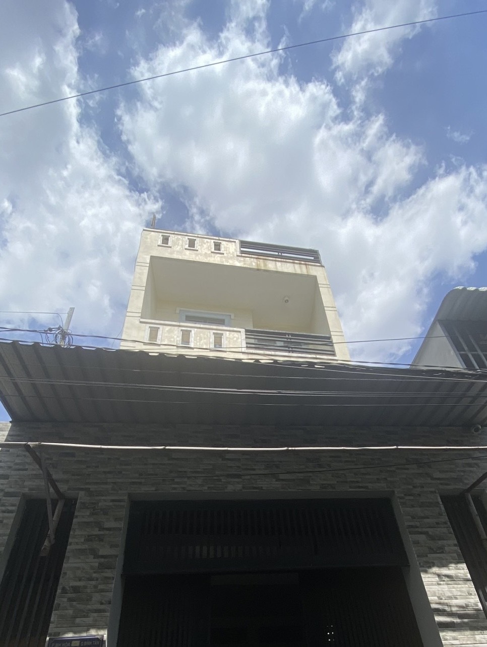 Nhà hẻm Ô TÔ gần Kênh Nước Đen chỉ 5 tỷ tận 85m2 3 tầng nhà CỰC đẹp Ở NGAY