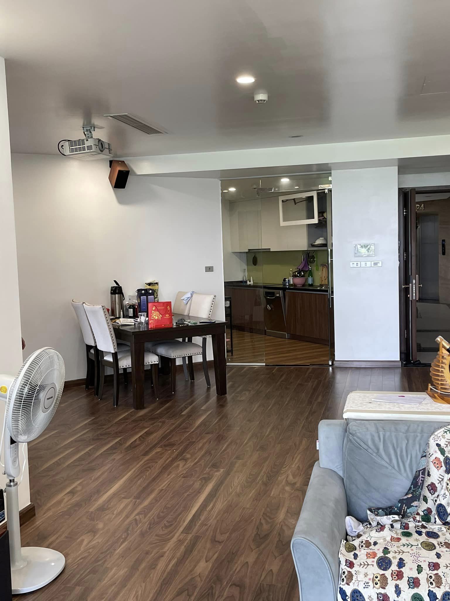 Bán CC P504 N01-T8 Ngoại Giao Đoàn, diện tích 132m2, T5, Giá 7.25 tỷ, Q. Bắc Từ liêm, liên hệ A Quang 0985812475