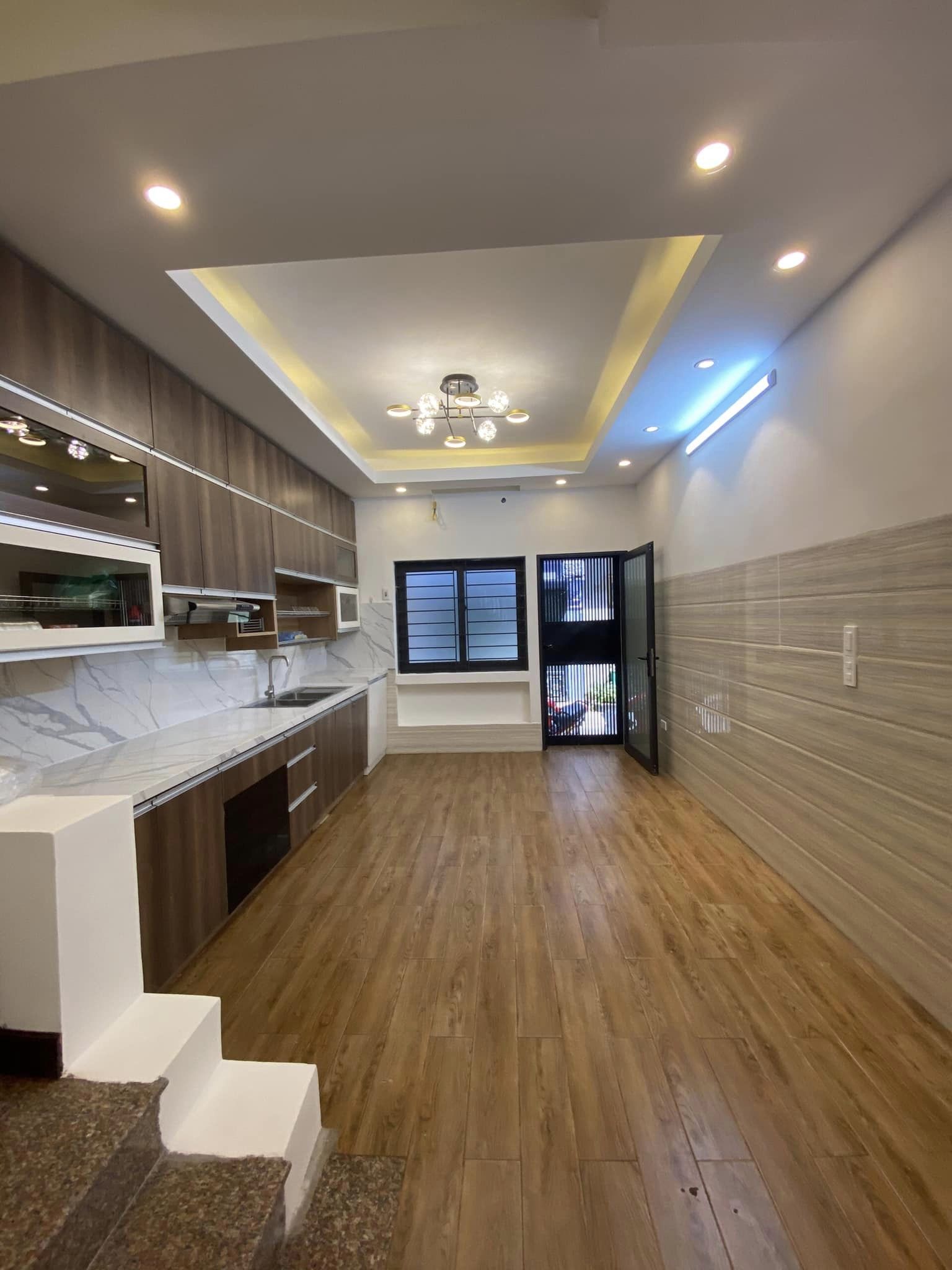 Chính chủ bán nhà ở Đỗ Quang- Cầu giấy, nhà phân lô, 2 mặt ngõ ô tô chánh, ngõ thông.