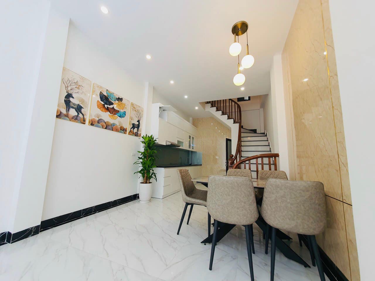 Bán nhà phố Hồ Tùng Mậu,Q Từ Liêm, nhà đẹp, ngõ nông sạch sẽ, 48m, 4 tầng, mt5,nhỉnh 4 tỷ