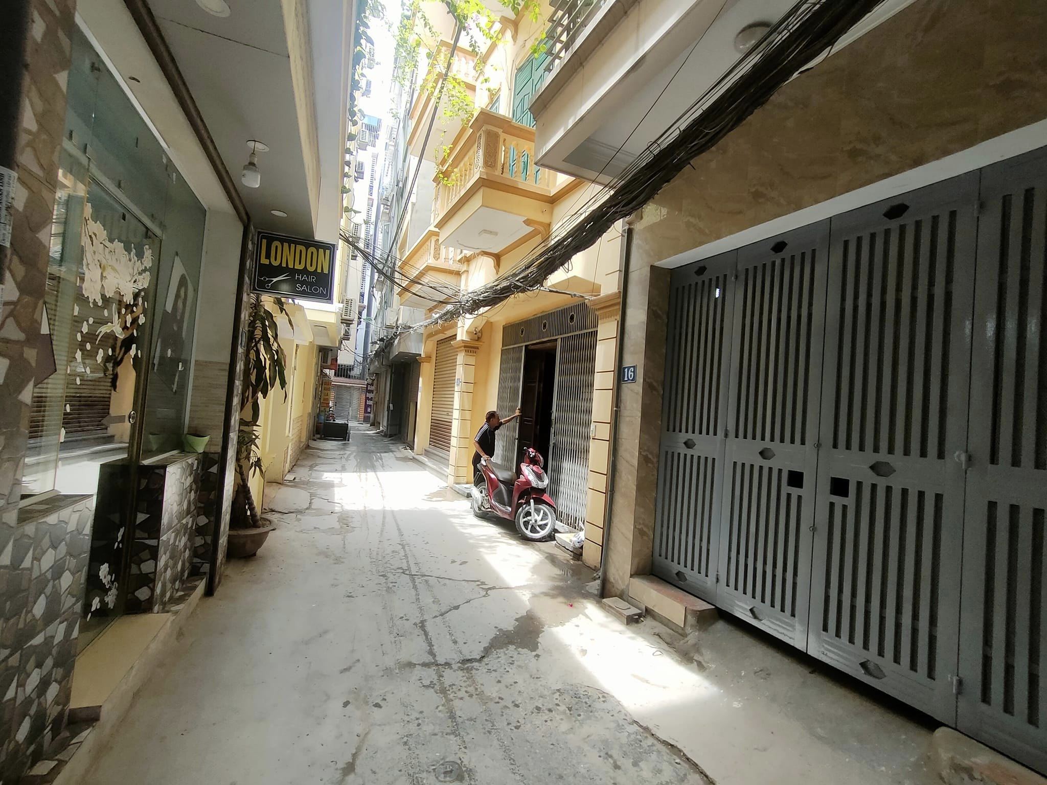 Bán Nhà Phố Quan Hoa,Mới Tinh,Sổ Đẹp,Ngõ Thoáng,Tiện KD,5 Tầng Chỉ hơn 4 Tỷ