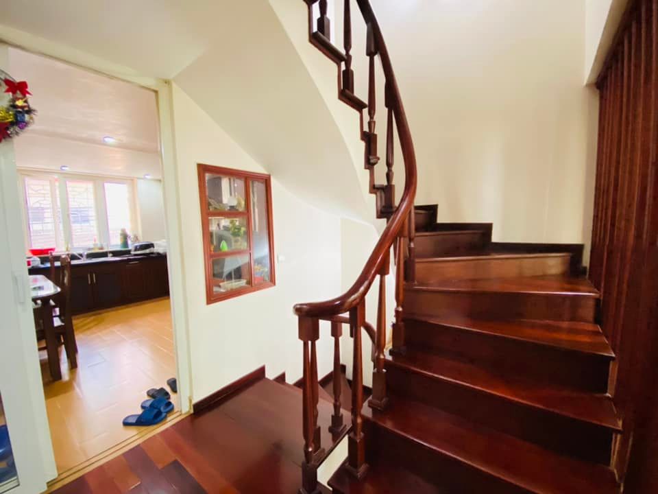 Cực hiếm nhà 6T Trần Quốc Hoàn, Cầu Giấy, Mới đẹp – Gara oto – Phân lô, 11.9 tỷ