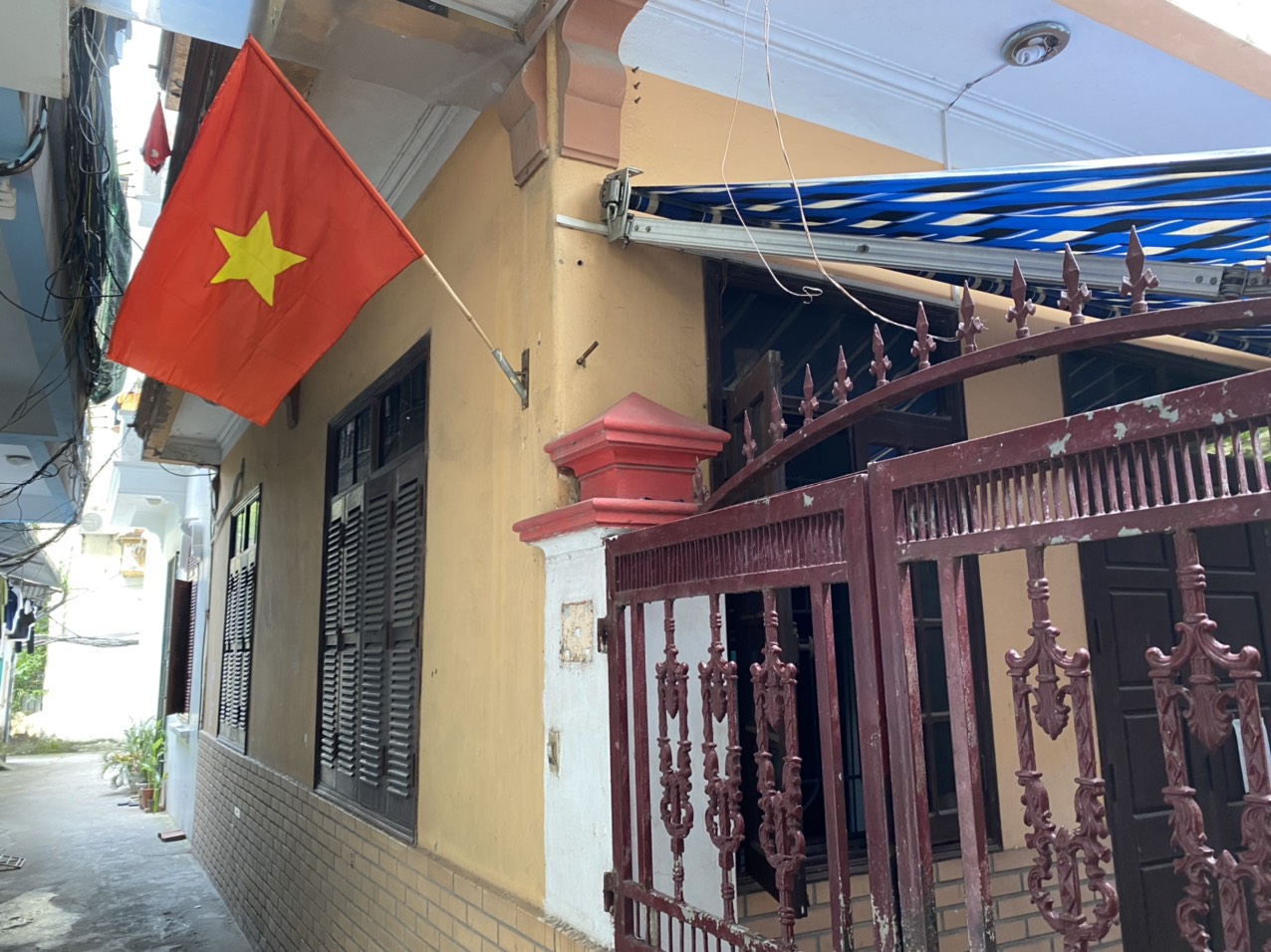 BÁN NHÀ CẦU GIẤY DIỆN TÍCH 73M- 4 TẦNG- MẶT TIỀN 9.5M- NGÕ RỘNG- GIÁ ChỈ 7.3 TỶ