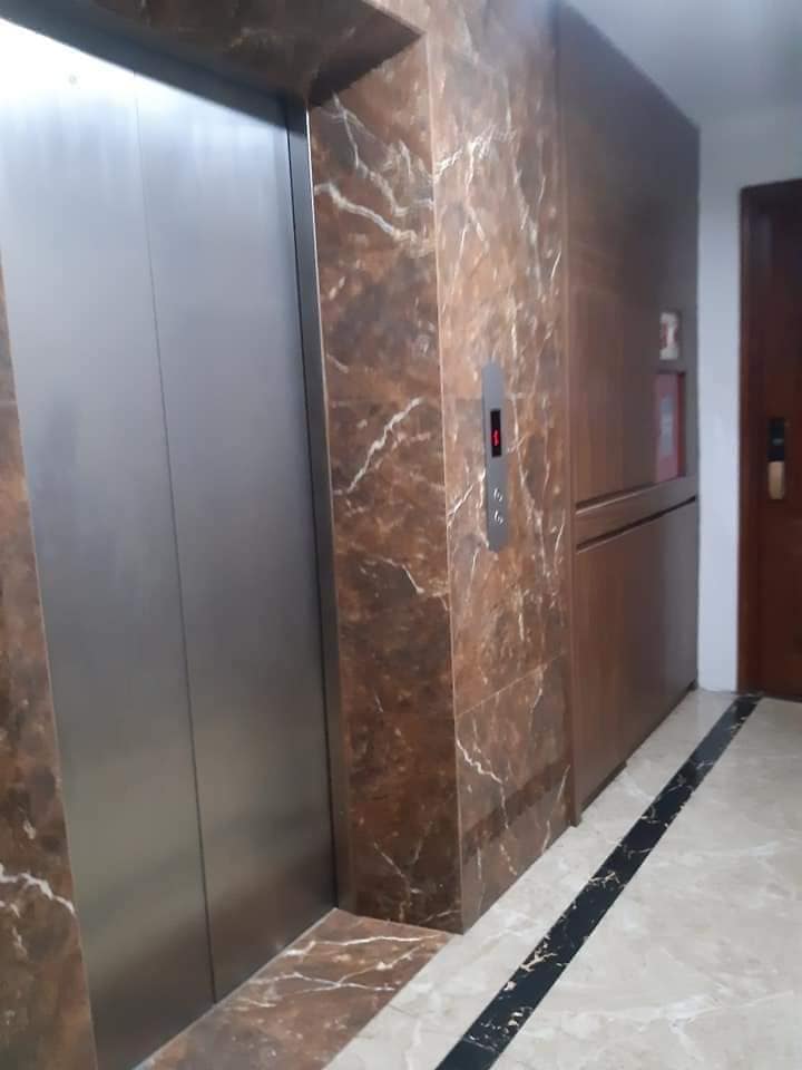 Bán nhà lô góc đường La Thành, Ba Đình 60m2 x 6 tầng, thang máy, gara ô tô 12.5 tỷ