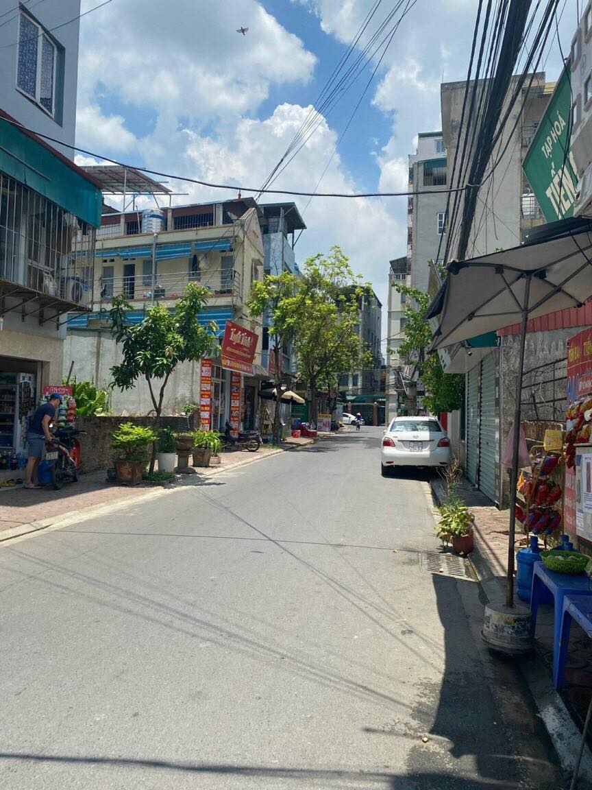 Kiot 50m2 trục chính TDP Cửu Việt, Trâu Quỳ… Giá 5.85 tỷ.