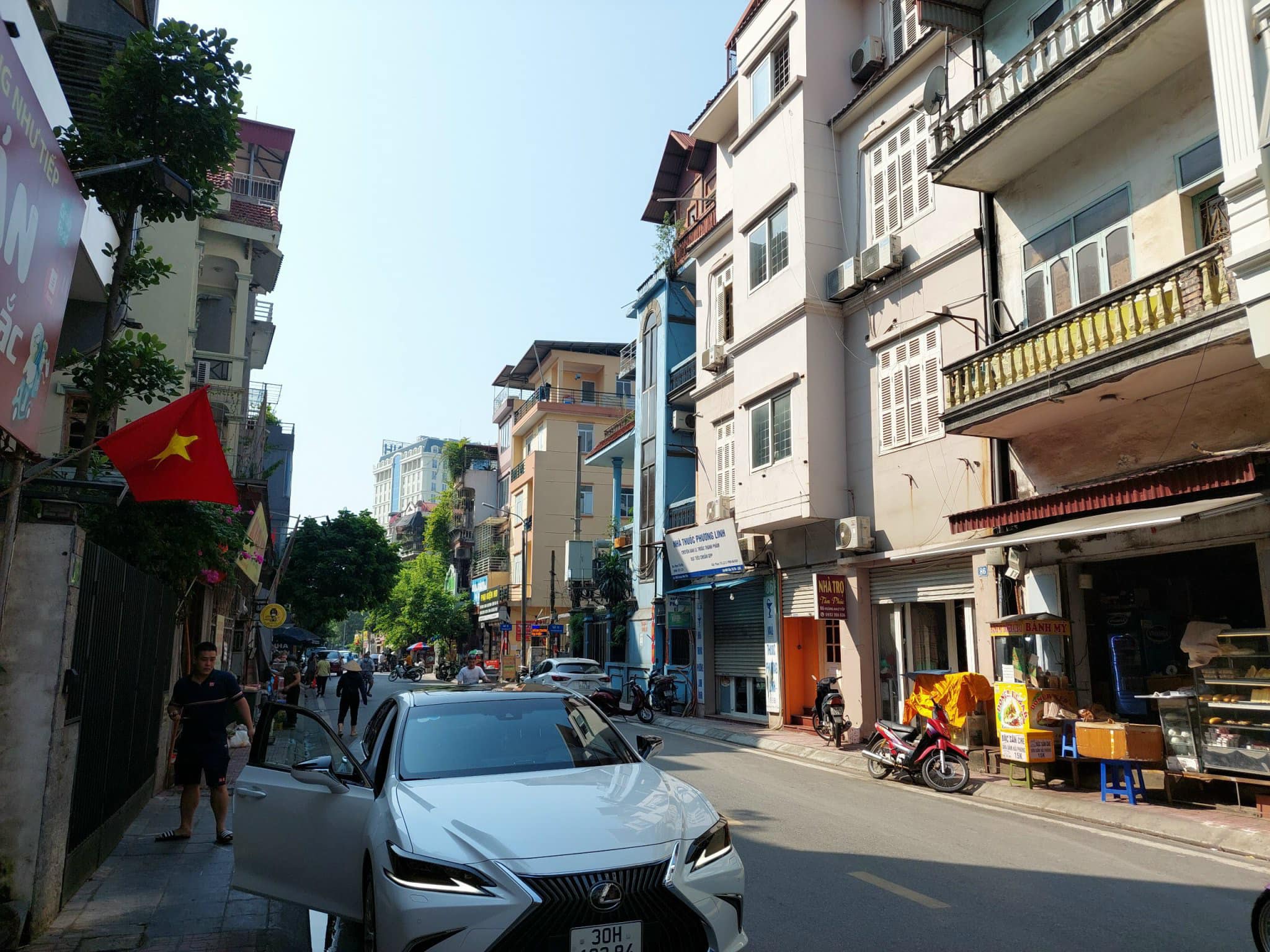 Cực hiếm bán nhà mặt phố Hoàng Như Tiếp 73m2, MT 9.5m, kinh doanh ngày đêm, 17.3 tỷ (có thương lượng )