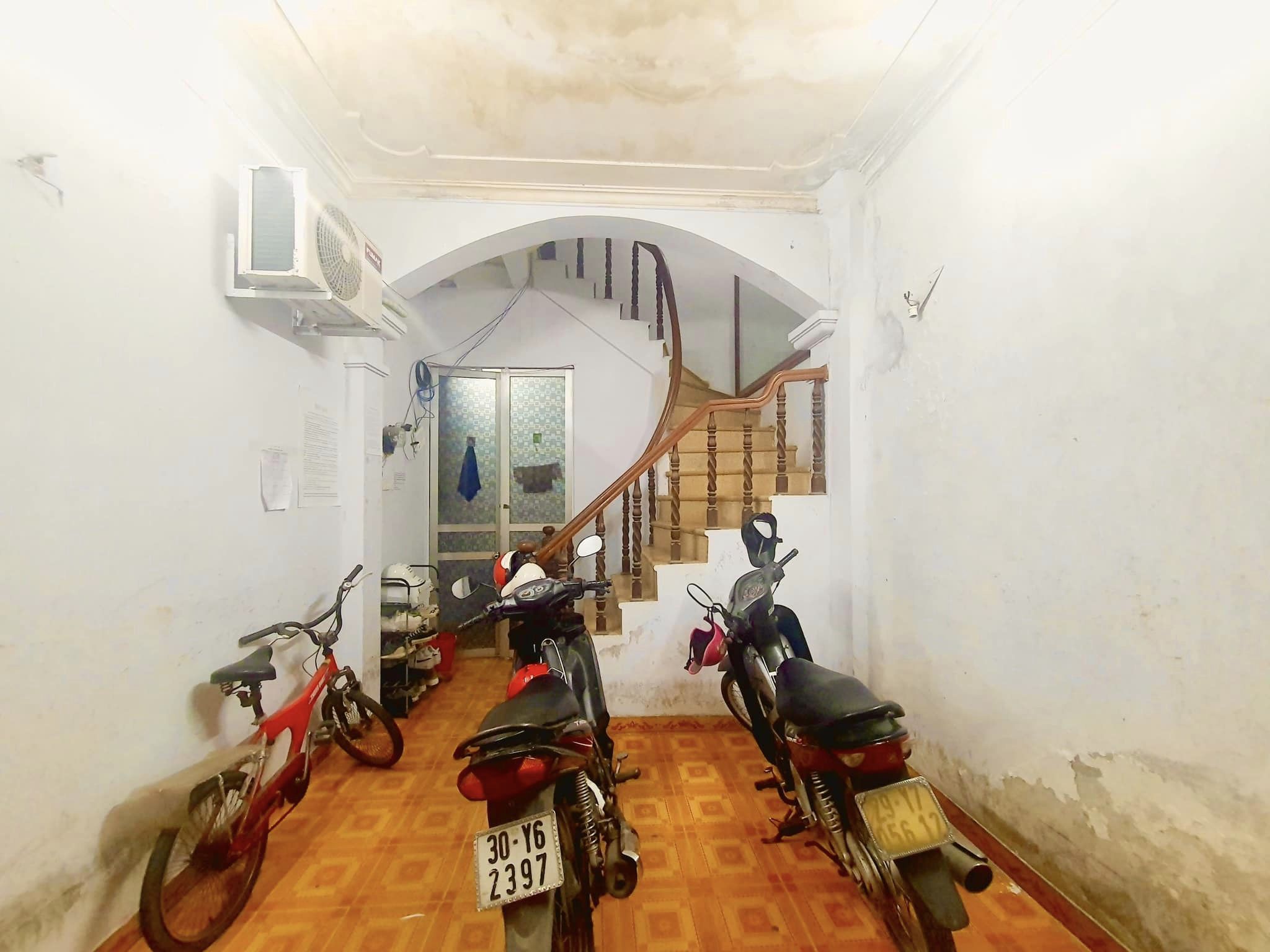 Bán nhà tại Lê Thanh Nghị , Hai Bà Trưng , Hà Nội 34m2 , 4tầng , giá 4.4tỷ