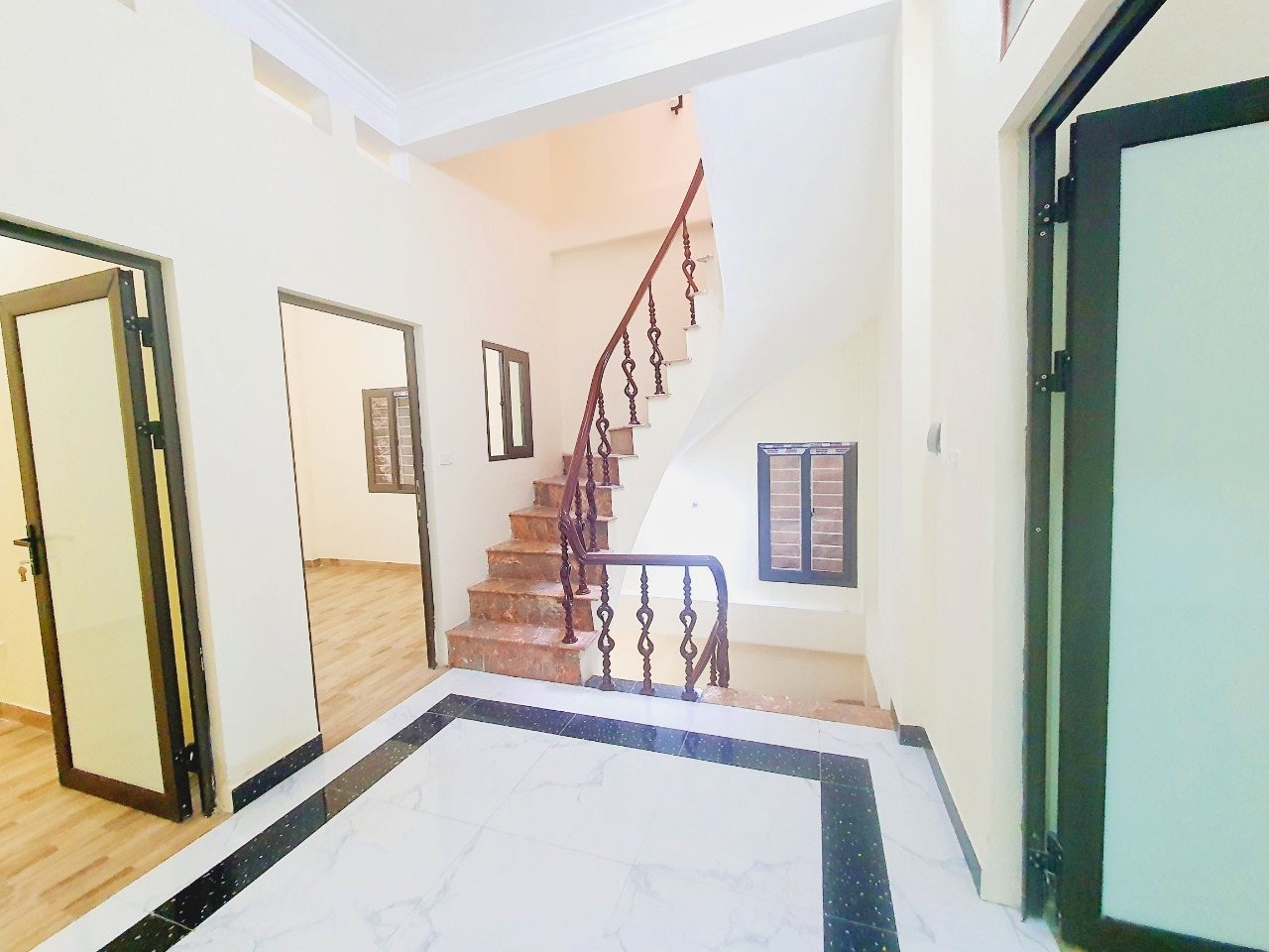 BÁN NHÀ ĐẸP GẦN Ô TÔ -PHỐ KIM GIANG DT 55M 5 TẦNG GIÁ CHỈ 5,2 TỶ