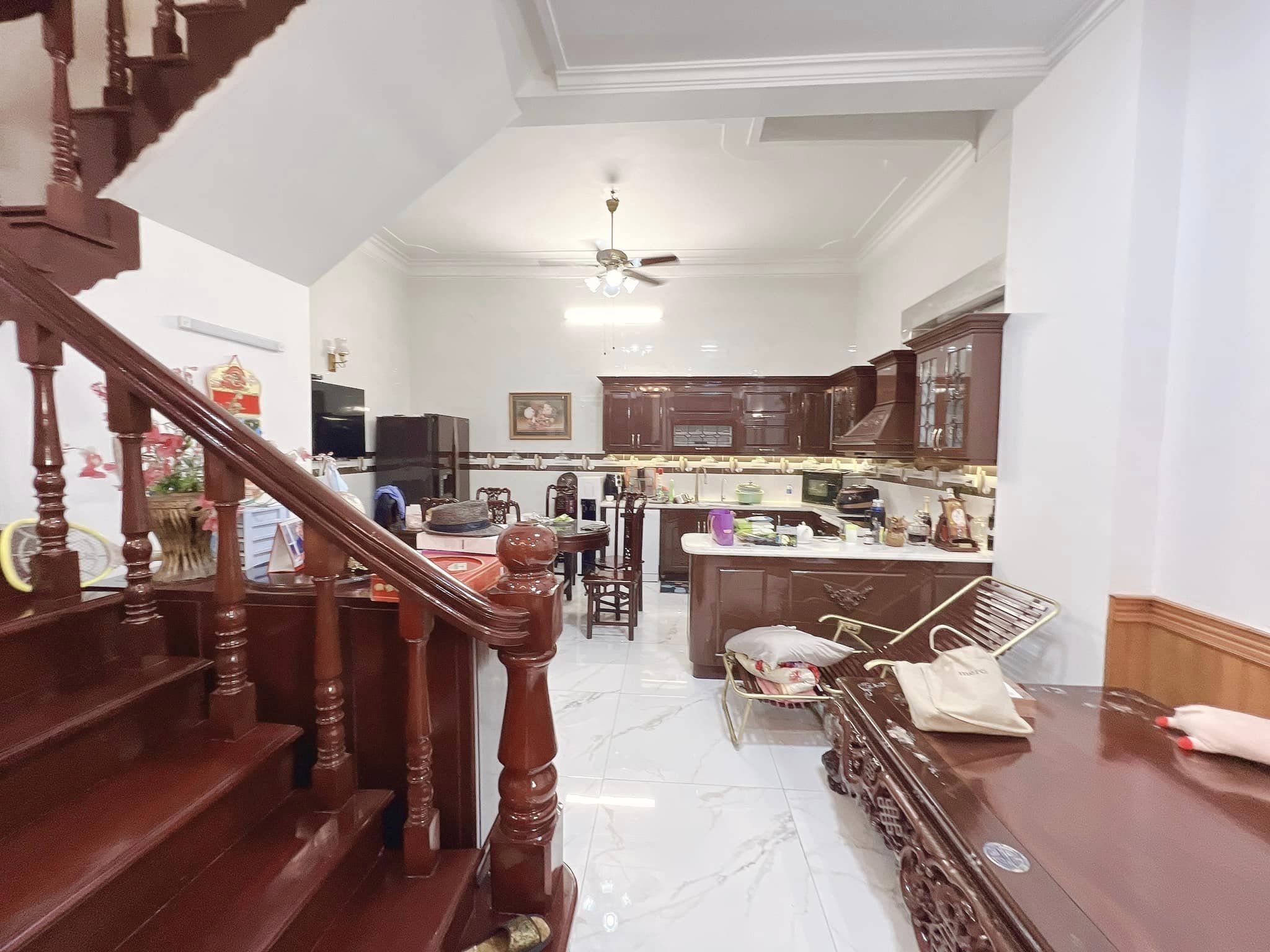 BÁN NHÀ CẦU GIẤY - ĐỈNH CỦA ĐỈNH - 76M2 PHÂN LÔ Ô TÔ TRÁNH