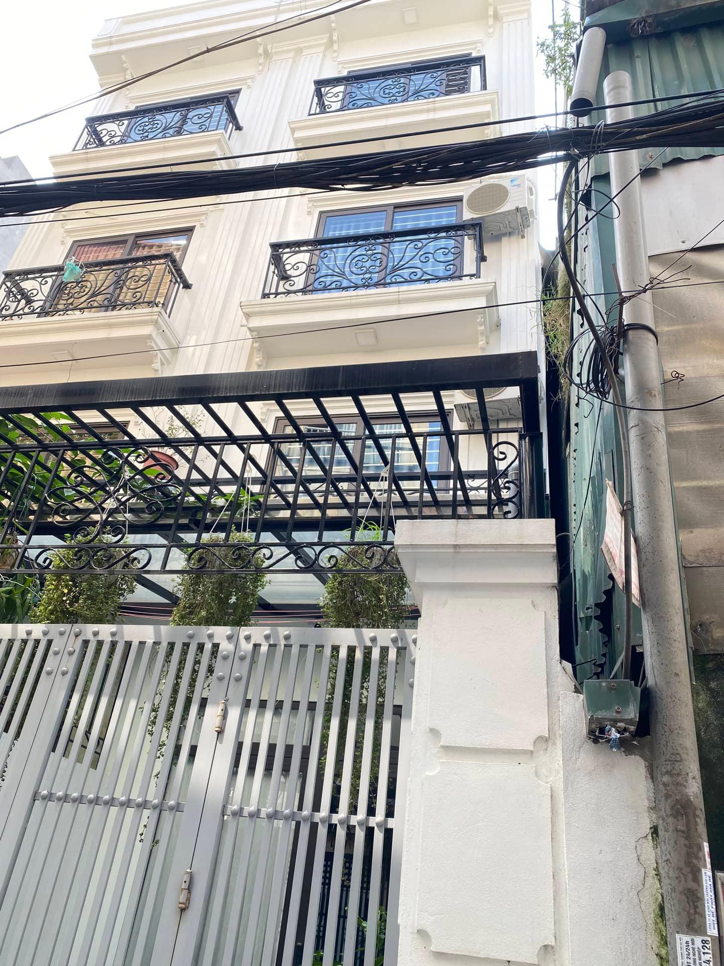 Nhà Bồ Đề Full nội thất xịn sò 61m x 4T Mt 3,7m chỉ 5.9 tỷ còn thương lượng